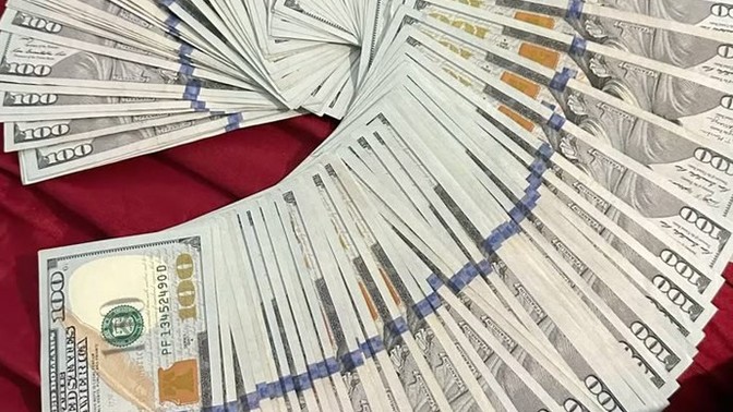 10Bin dolariniz olsa isminizin bas harflile baslayan bisey alsaniz bu ne olurdu?