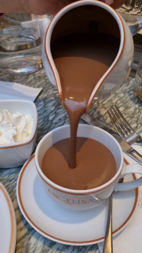 Sizce salep mi sıcak çikolata mı daha güzel?