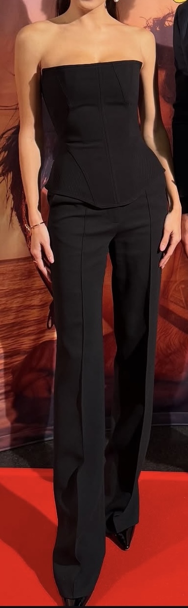 Tanişma yemeğine böyle gidilir mi?