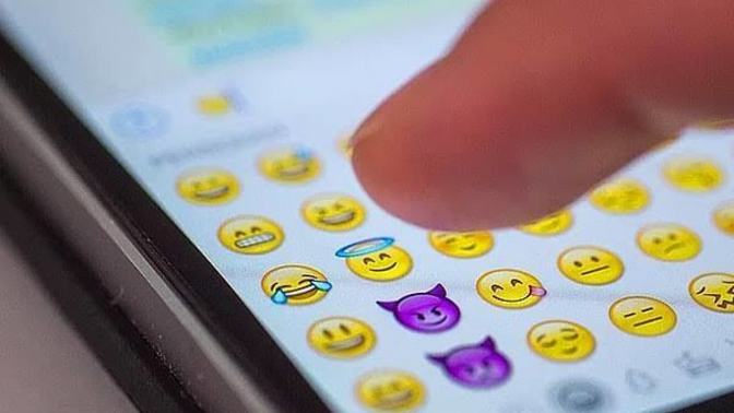 Aşkını anlatan bir emoji kombinasyonu seçseydin, ne olurdu 💕?