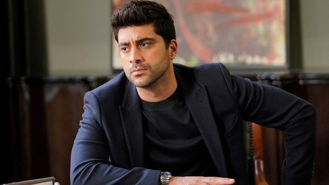 Ayy Kızlar, Kızılcık Şerbeti Fatih, gözüme çekici gelmeye başladı? Hani tiksiniyorduk bu adamdan 😣 ?