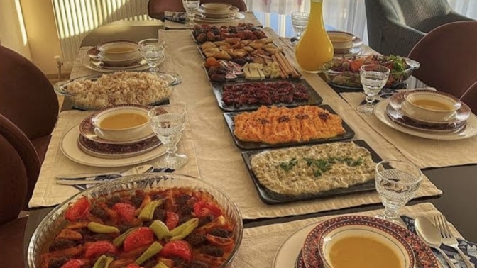 Akşam Yemeğinde Olmazsa Olmazınız Nedir?