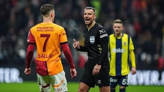 Galatasaray-Fenerbahçe derbisinin Sloven hakemi Slavko Vincic'in performansını nasıl buldunuz?