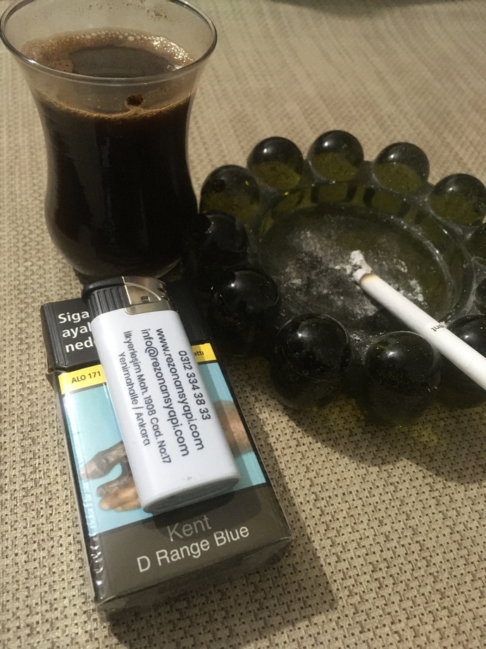 Çevrenizde ki sigara içmeyen tek kız?