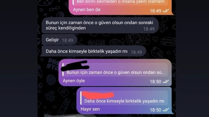 Arkadaşlar bir bakar mısınız yalan mı söylüyor sizce?