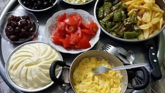 Kimler sabahları kahvaltı yapıp işe gidiyor?