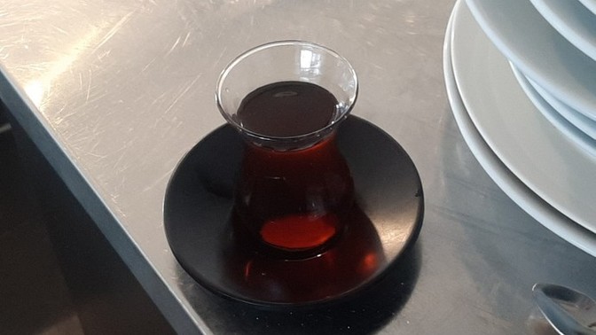Evet keyifler nasıl benim çok iyi mis çay çay?