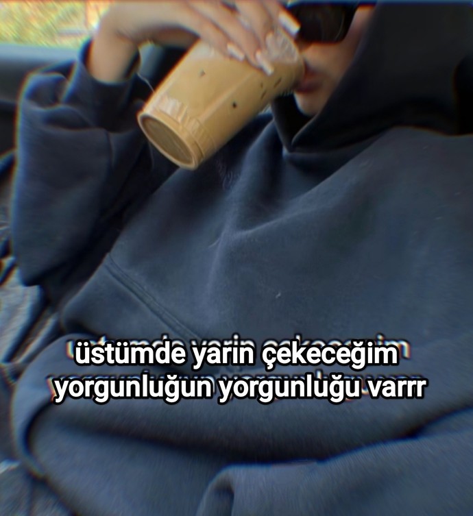 Bir hafta hiç kalkmadan uyuyasım var🥱