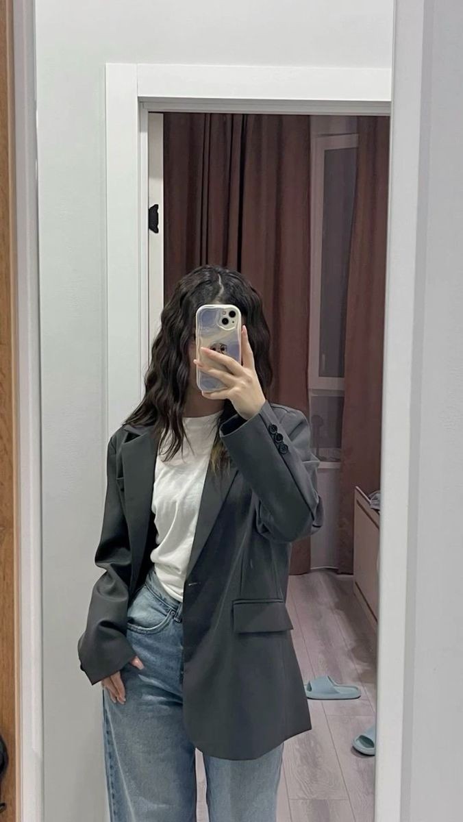 Siyah blazer mi, gri blazer mi sizce?