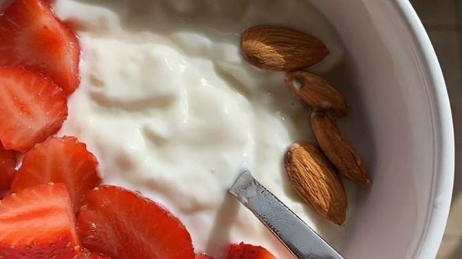 Gün içinde mutlaka tükettiğiniz bir yiyecek veya içecek var mı?