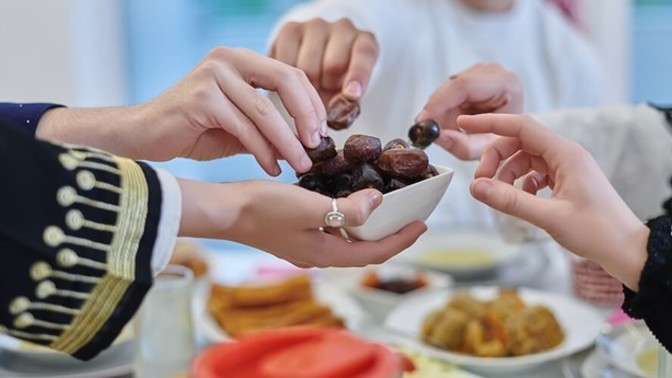 Açlığa zorda olsa dayanıyorum, oruç tutacak olsam sizce dayanabilir miyim?