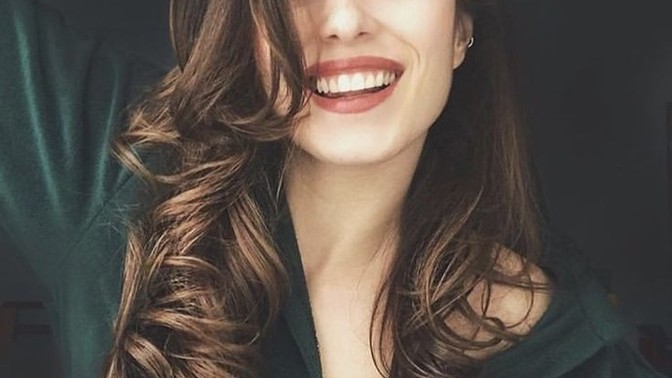 Güzel bir gülüş, bir kadını daha çekici yapar mı?