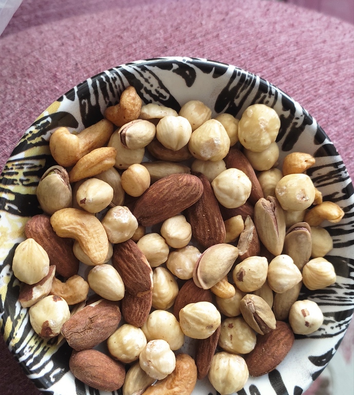 Kuruyemiş tabağımın içindeki Antep fıstığı gibi, fıstıgım olacak sevgiliyi nerden bulabilirim?