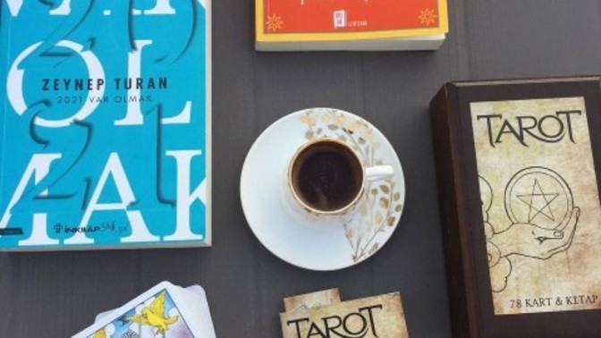 Tarot bilen var mı?