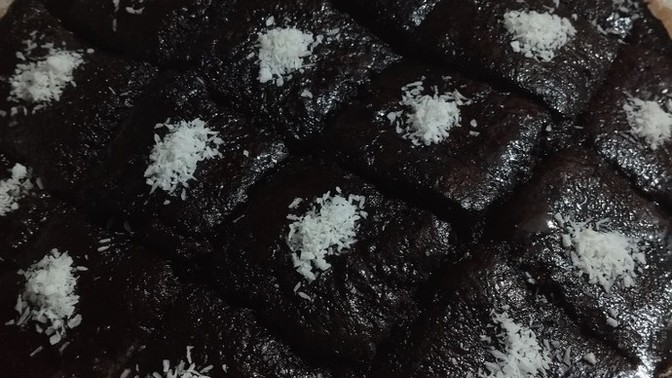 Islak kek yaptım var mı isteyen?