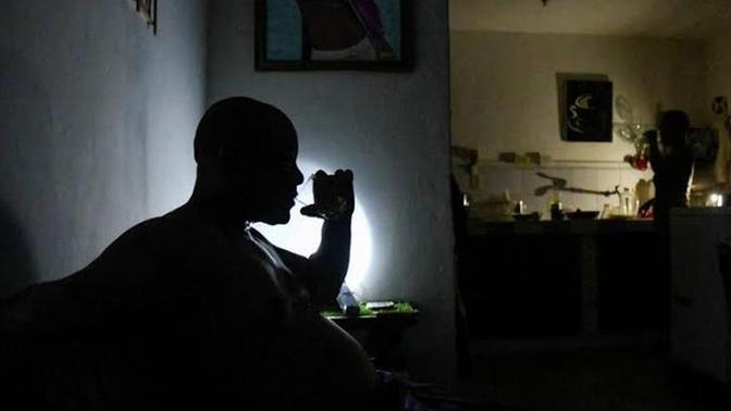 Ev çok karanlık kayboldum ne yapacağım?