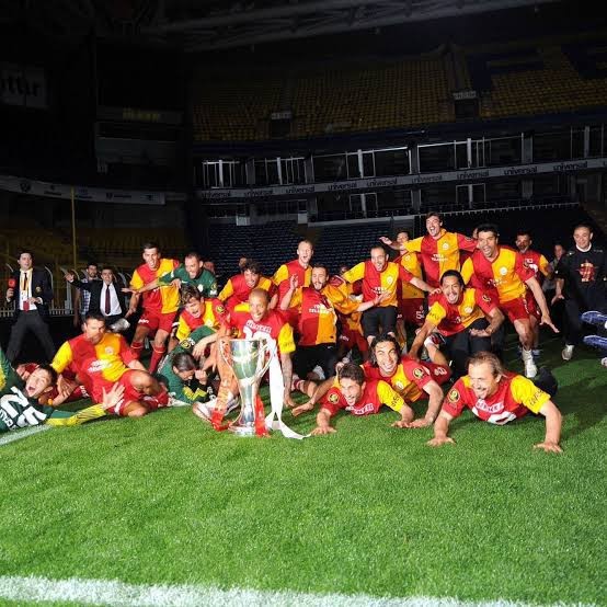 Galatasaray ın FB derbisinin 0-0 bitmesinden sonra size göre şampiyon olma ihtimali artık yüzde kaç oldu güncel olarak?