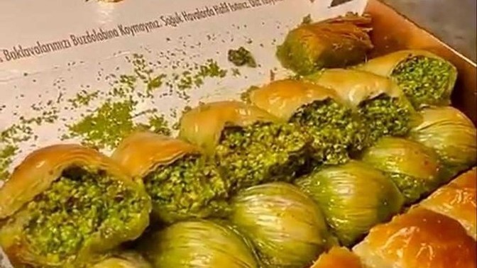 Misafirliğe giderken götürdüğünüz tatlının size ikram edilmesini bekler misiniz?