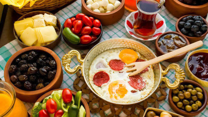 Sahurda kahvaltı mı yoksa yemek mi yer siniz?