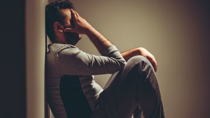Uykudan aniden bağırarak ya da kasılarak uyandım sizin böyle uyanma durumun oldu mu?