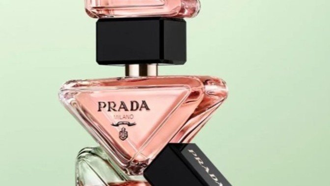 Parfümümü değiştirmek istiyorum da, prada paradoxe kullanan var mı, kokusu çok övülmüş?