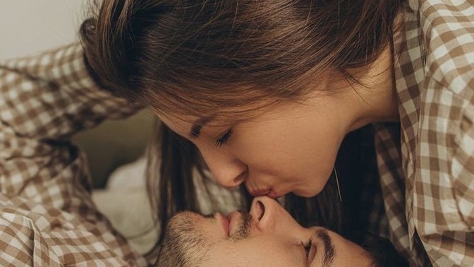 Sevgi mesafeye yenik düşer mi, yoksa mesafe sevgiyi daha mı anlamlı kılar?