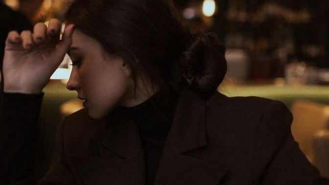 Sevgiliye dürüstçe özlediğini söyleyenler mi özlemini taktiklerle hissettirenler mi daha çok özlenirler?