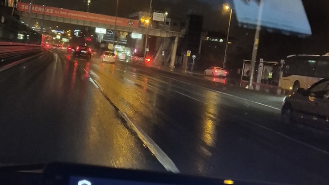Gece yagmurlu havalar da aracla turlama ya da yuruyus yapmayi sever misiniz?