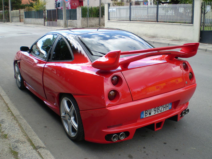 Halk Ferrarisi olan Fiat Coupe 2.0 Turbonun güzelliğine bakın. İnsanı hayran bıraktırıyor değil mi?