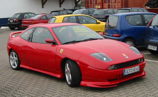 Halk Ferrarisi olan Fiat Coupe 2.0 Turbonun güzelliğine bakın. İnsanı hayran bıraktırıyor değil mi?