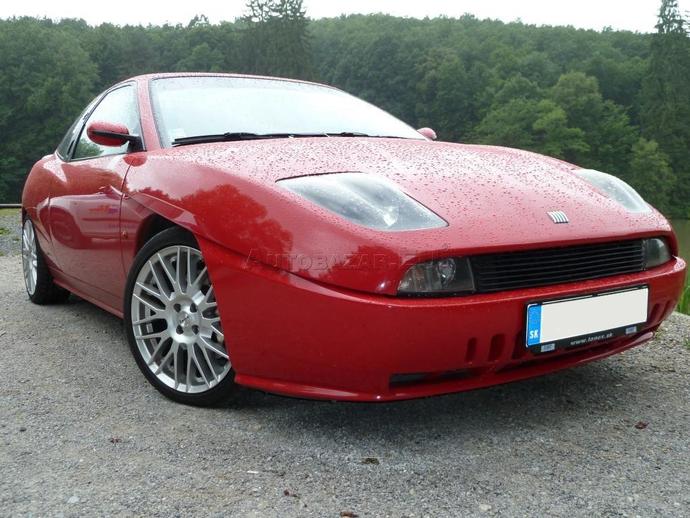 Halk Ferrarisi olan Fiat Coupe 2.0 Turbonun güzelliğine bakın. İnsanı hayran bıraktırıyor değil mi?