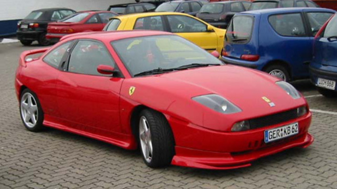 Halk Ferrarisi olan Fiat Coupe 2.0 Turbo'nun güzelliğine bakın. İnsanı hayran bıraktırıyor değil mi?