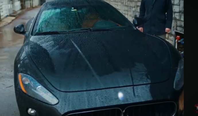 Bu arabanın markası ve modeli ne acaba bilen var mi?