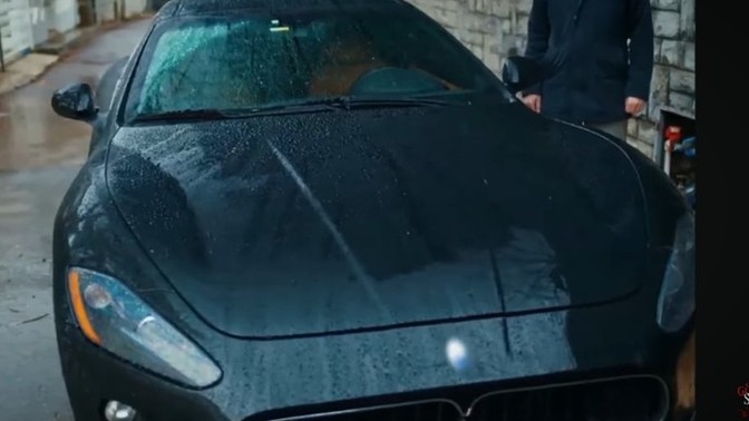 Bu arabanın markası ve modeli ne acaba bilen var mi?