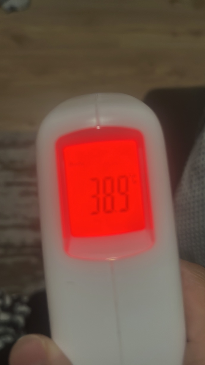 Bu kadar ateşim varken çok üşüyor olmam normal mi yüksek ateş neden çok üşütür?