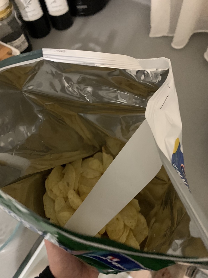 Bu cips paketlerinin içinde ki beyaz şerit ne işe yarıyor?