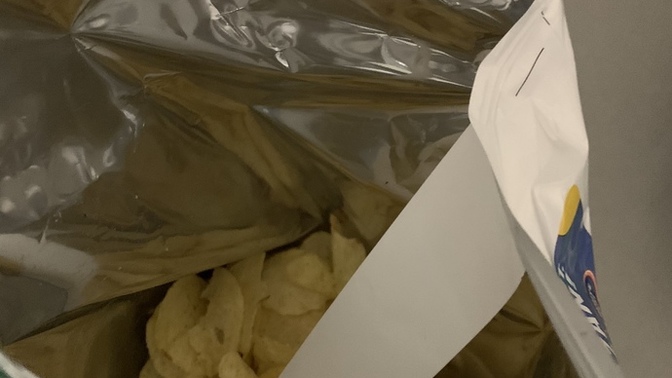 Bu cips paketlerinin içinde ki beyaz şerit ne işe yarıyor?