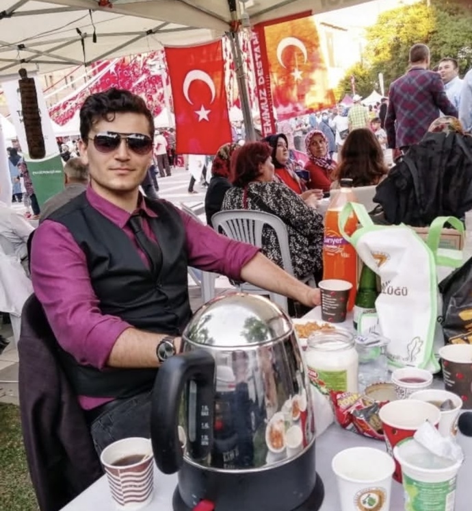 Bu Vatanseverin Yakışıklılığı Şaka mı😂😂😂?
