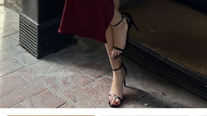 Elbiselerin güzelliğine bakar mısınızzz?