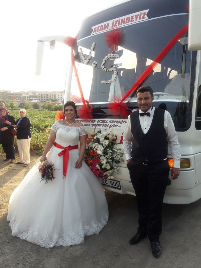 Aşk otobüs gibidir önden bindirir arkadan indirir? Siz indiniz mi bindiniz mi?