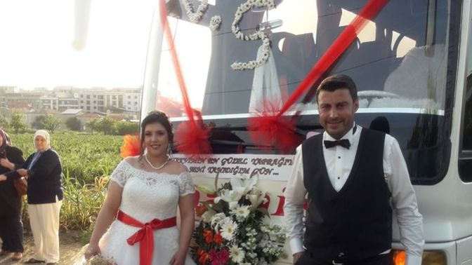 Aşk otobüs gibidir önden bindirir arkadan indirir? Siz indiniz mi bindiniz mi?