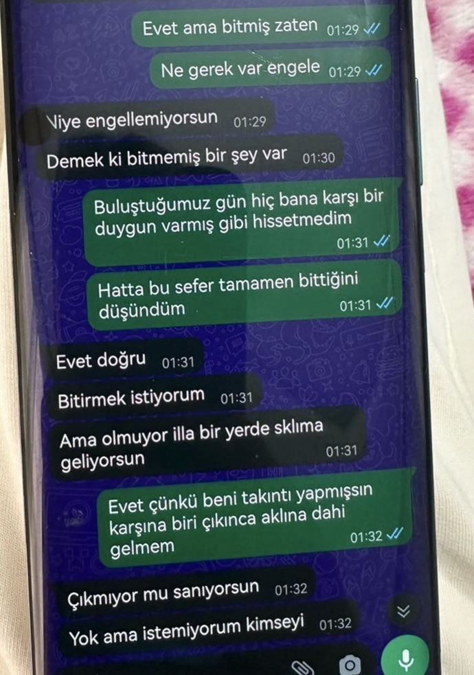 Sizce eski sevgilim sadece yakınlaşma isteğinden mi yoksa duygusal olarak özlemiş mi?