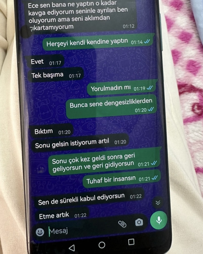 Sizce eski sevgilim sadece yakınlaşma isteğinden mi yoksa duygusal olarak özlemiş mi?