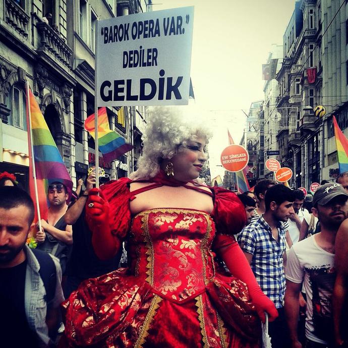 LGBT konusunda çıkacak olan yasaya bakış açınız nedir?