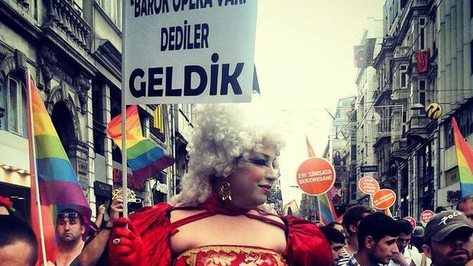 LGBT konusunda çıkacak olan yasaya bakış açınız nedir?