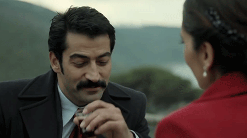 Sizi bir ünlü ile eşleştirelim mi?