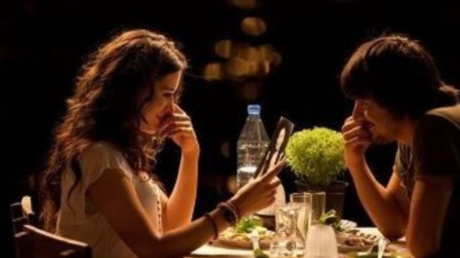 Bir ilişkide erkekler mi daha çok kendinden "ödün" veriyor, yoksa kadınlar mı?