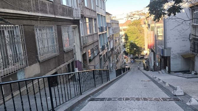 Ruhunuzun derinliklerinde bir yerde hep birşeylere geç kalmış hisseder misiniz?
