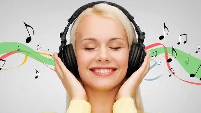 Temizlik ya da  herhangi bir iş yaparken müzik dinler misiniz?