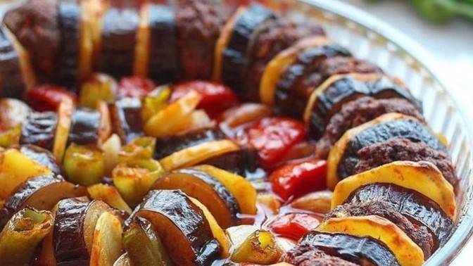 Patlıcan kebabının yanına en çok hangi içecek ve mezeleri yakıştırırsınız?